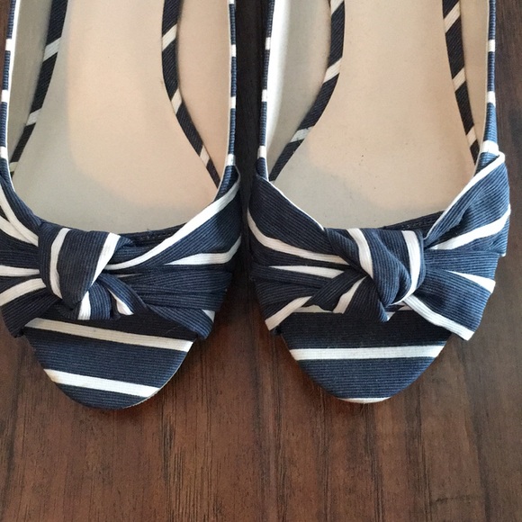 Naturalizer Peep Toe Wedge Heels - Picture 4 of 7